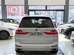 بی ئێم دەبڵیو X7